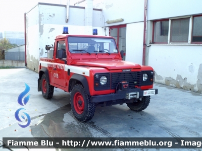 Land Rover Defender 90
Vigili Del Fuoco
Comando Provinciale di Teramo
Distaccamento misto di Nereto (TE)
VF 22332
Parole chiave: Land-Rover Defender_90 VF22332