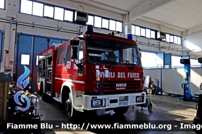 Iveco EuroFire 150E27 I serie
Vigili del Fuoco
Comando Provinciale di Teramo
Distaccamento Permanente di Nereto
AutoPompaSerbatoio allestimento Iveco-Magirus
VF 18421
Parole chiave: Iveco EuroFire_150E27_Iserie VF18421