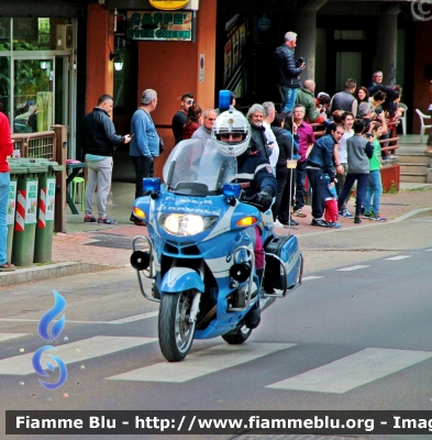 Bmw r850rt II serie
Polizia di Stato
Polizia Stradale
in scorta al Giro d'Italia 2018
Parole chiave: Bmw r850rt_IIserie Giro_d_Italia_2018