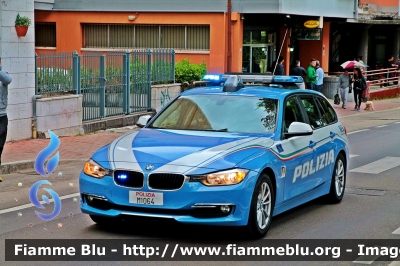 Bmw 318 Touring F31 restyle
Polizia di Stato
Polizia Stradale
POLIZIA M1064
In scorta al Giro d'Italia 2018
Parole chiave: Bmw 318_Touring_F31_restyle POLIZIAM1064 Giro_d_Italia_2018