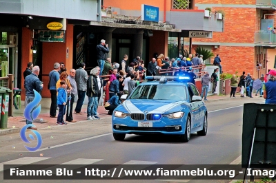 Bmw 318 Touring F31 restyle
Polizia di Stato
Polizia Stradale
POLIZIA M2574
In scorta al Giro d'Italia 2018
Parole chiave: Bmw 318_Touring_F31_restyle POLIZIAM2574 Giro_d_Italia_2018