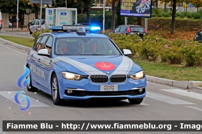 Bmw 320 Touring F31 II restyle
Polizia di Stato
Polizia Stradale
Allestimento Focaccia
Decorazione Grafica Artlantis
POLIZIA M2578
In scorta alla Mille Miglia 2020
Parole chiave: Bmw 320_Touring_F31_II_restyle POLIZIAM2578 1000_Miglia_2020