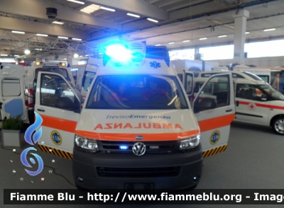 Volkswagen Transporter T5 restyle
ESAM onlus
Servizio supporto SUEM 118 Treviso Emergenza
Ambulanza 18 - 433
Allestimento Aricar Life
Parole chiave: Volkswagen Transporter_T5_restyle Ambulanza Reas_2011