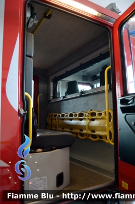 Volvo FL280 III serie
Vigili del Fuoco
Comando Provinciale di Rimini
Distaccamento Permanente di Novafeltria (RN)
AutoPompaSerbatoio allestimento BAI
Automezzo non operativo e non totalmente caricato al momento della foto
VF 25707
Parole chiave: Volvo FL280_IIIserie VF25707