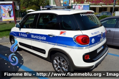 Fiat 500L Trekking
Polizia Municipale
Piacenza
Allestimento Elevox
Parole chiave: Fiat 500L_Trekking Le_Giornate_della_Polizia_Locale_2018