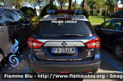 Suzuki SX4 S-Cross
Polizia Locale
Comune di Bisceglie (BT)
Parole chiave: Suzuki SX4_S-Cross Le_Giornate_della_Polizia_Locale_2017