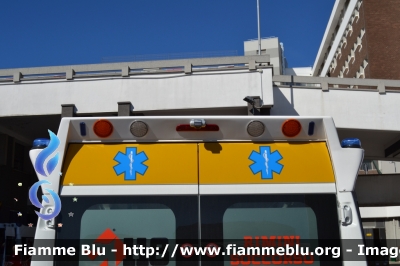 Fiat Ducato X250
118 Romagna Soccorso
Azienda USL Rimini
"BRAVO 8"
Ambulanza allestita Boneschi
-Particolare dello spoiler posteriore-

*Si ringrazia il personale per la disponibilità e la collaborazione dimostrata*
Parole chiave: Fiat Ducato_X250 Ambulanza