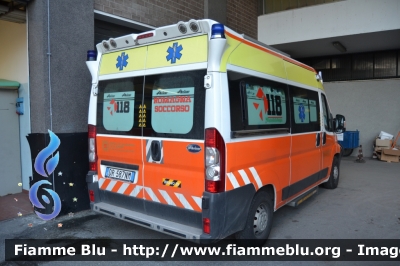 Fiat Ducato X250
118 Romagna Soccorso
Azienda USL Rimini
"BRAVO 29"
Ambulanza allestita Aricar
-Variante con nuova antenna satellitare-
Parole chiave: Fiat Ducato_X250 Ambulanza 118_Rimini