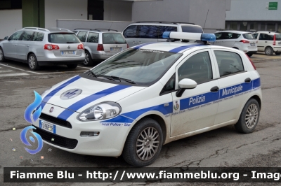 Fiat Punto VI serie
Polizia Municipale
Comune di Bellaria-Igea Marina (RN)
Parole chiave: Fiat Punto_VIserie