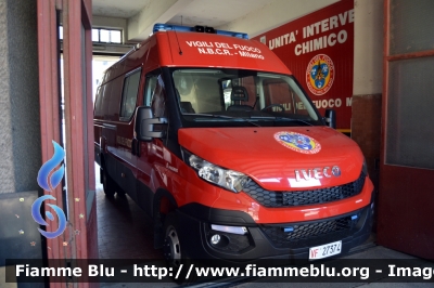 Iveco Daily VI serie
Vigili del Fuoco
Comando Provinciale di Milano - Via Messina
Nucleo N.B.C.R.
Allestimento Magirus
VF 27374
Parole chiave: Iveco Daily_VIserie VF27374 NBCR