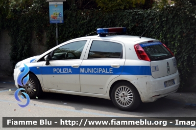 Fiat Grande Punto
Polizia Municipale
Gabicce Mare (PU)
Parole chiave: Fiat Grande_Punto Le_Giornate_della_Polizia_Locale_2018