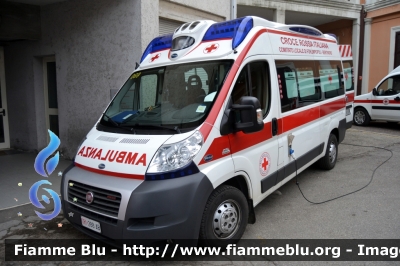 Fiat Ducato X250
Croce Rossa Italiana
Comitato Locale di Bertinoro Forlimpopoli
Veicolo convenzionato 118 Forlì Soccorso
Sigla radio: "FORLI 69"
Ambulanza in via di dismissione dal servizio di emergenza
Allestita Aricar
CRI 288 AB
Parole chiave: Croce_Rossa_Italiana Forlimpopoli_Bertinoro Fiat_Ducato X250 CRI288AB