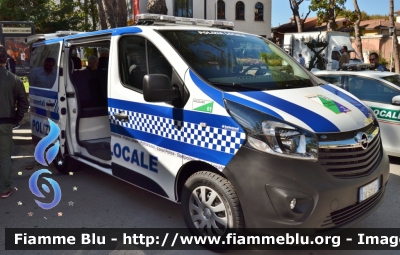 Opel Vivaro III serie
Polizia Locale 
Avezzano (AQ)
Allestimento Bertazzoni
POLIZIA LOCALE YA 520 AF
-In esposizione a "Le Giornate della Polizia Locale 2017"-
Parole chiave: Opel Vivaro_IIIserie POLIZIALOCALEYA520AF Le_Giornate_della_Polizia_Locale_2017