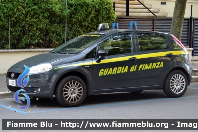 Fiat Grande Punto
Guardia di Finanza
GdiF 942 BH
Parole chiave: Fiat Grande_Punto GdiF942BH Le_Giornate_della_Polizia_Locale_2018