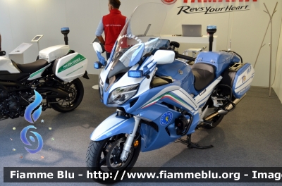 Yamaha FJR1300
Polizia di Stato
Polizia Stradale
Allestimento Elevox
-In esposizione a "Le Giornate della Polizia Locale 2017"-
Parole chiave: Yamaha FJR1300 Le_Giornate_della_Polizia_Locale_2017