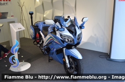 Yamaha FJR1300
Polizia di Stato
Polizia Stradale
Allestimento Elevox
-In esposizione a "Le Giornate della Polizia Locale 2017"-
Parole chiave: Yamaha FJR1300 Le_Giornate_della_Polizia_Locale_2017