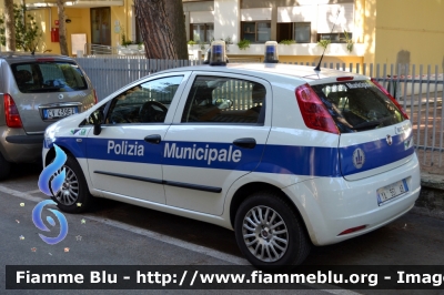 Fiat Grande Punto
Polizia Municipale
Comune di Valsamoggia (BO)
Allestimento Bertazzoni 
POLIZIA LOCALE YA 351 AB
Parole chiave: Fiat Grande_Punto POLIZIALOCALEYA351AB Le_Giornate_della_Polizia_Locale_2017