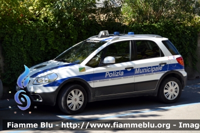 Fiat Sedici Restyle
Polizia Municipale
Unione Valle del Marecchia (RN)
POLIZIA LOCALE YA 260 AK
Parole chiave: Fiat Sedici_Restyle POLIZIALOCALEYA260AK Le_Giornate_della_Polizia_Locale_2017