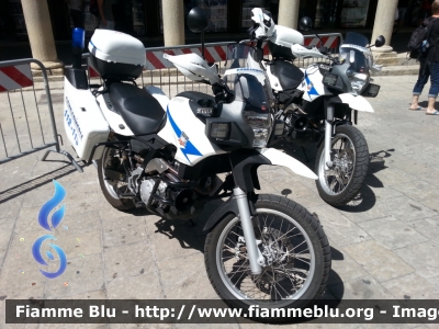 Aprilia Pegaso II serie
Repubblica di San Marino
Gendarmeria
Parole chiave: Aprilia Pegaso_II_serie Gendarmeria