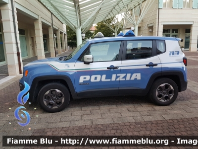 Jeep Renegade
Polizia di Stato 
Reparto PrevenzioneCrimine 
POLIZIA M2249
Parole chiave: Jeep Renegade POLIZIAM2249