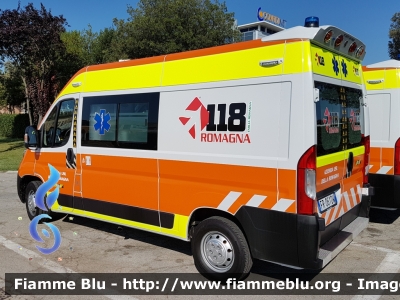 Fiat Ducato X290
118 Romagna Soccorso
Azienda USL della Romagna
Ambito Territoriale di Rimini
"BRAVO 16"
Allestita Safety Car Rimini
Parole chiave: Fiat Ducato_X290 ambulanza