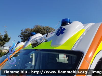 Fiat Ducato X290
118 Romagna Soccorso
Azienda USL della Romagna
Ambito Territoriale di Rimini
"BRAVO 16"
Allestita Safety Car Rimini
Parole chiave: Fiat Ducato_X290 ambulanza