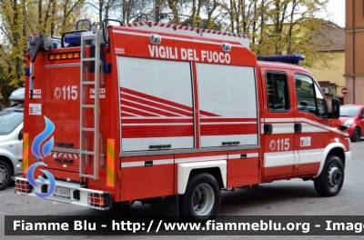 Iveco Daily III serie
Vigili del Fuoco
Comando Provinciale di Bologna
Distaccamento Volontario di San Pietro in Casale
Polisoccorso allestimento Iveco-Magirus
VF 24198
Parole chiave: Iveco Daily_IIIserie VF24198