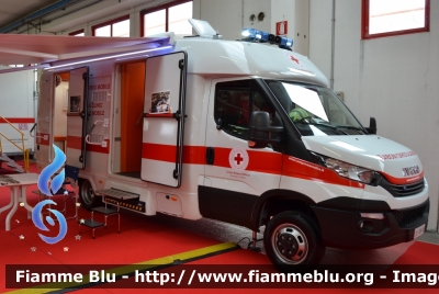 Iveco Daily VI serie
Croce Rossa Italiana
Comitato di Milano
Ambulatorio e Sala Operativa Mobile
Allestimento Marostica Camper
Esposto al REAS 2018
CRI 786 AF
Parole chiave: Iveco Daily_VIserie CRI786AF REAS_2018