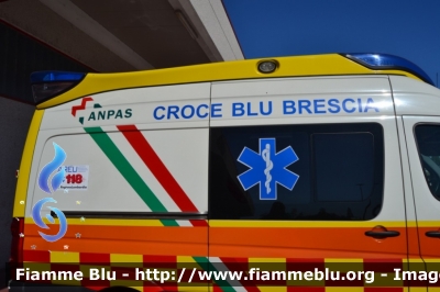 Volkswagen Crafter I serie
Croce Blu Brescia
Allestimento Ambulanz Mobile
-particolare della fiancata sinistra-
Parole chiave: Volkswagen Crafter_Iserie Ambulanza reas_2011