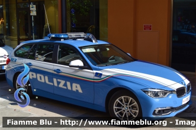 BMW 320 Touring F31 III restyle
Polizia di Stato
Polizia Stradale
Allestimento Focaccia
Decorazione Grafica Artlantis
POLIZIA M3528
Parole chiave: Bmw 318_Touring_F31_IIIrestyle POLIZIAM3528