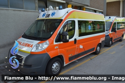 Fiat Ducato X250
118 Romagna Soccorso
Azienda Usl della Romagna
Ambito Territoriale di Rimini
"BRAVO 32"
Ambulanza allestita Fast
Parole chiave: Fiat_Ducato_X250 Ambulanza 118_Rimini