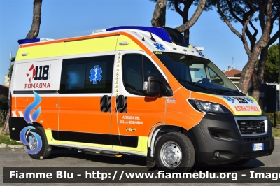 Peugeot Boxer IV serie
118 Romagna Soccorso
Azienda USL della Romagna
Ambito Territoriale di Forlì
"FO25"
Allestita Safety Car Rimini
Parole chiave: Peugeot Boxer_IVserie Ambulanza