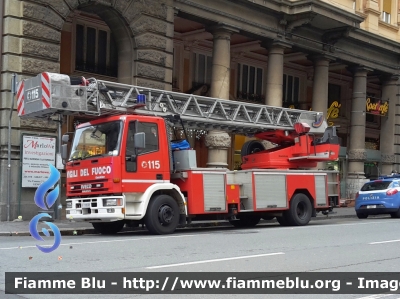 Iveco EuroFire 150E27 I serie
Vigili del Fuoco
 Comando di Genova
 VF 18698 
Parole chiave: Iveco / EuroFire_150E27_Iserie / VF18698