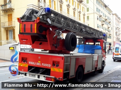 Iveco EuroFire 150E27 I serie
Vigili del Fuoco
 Comando di Genova
 VF 18698 
Parole chiave: Iveco / EuroFire_150E27_Iserie / VF18698