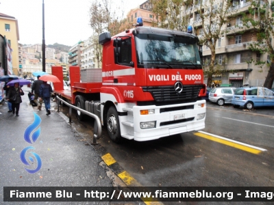 Mercedes-Benz Axor 1843 I serie
Vigili del Fuoco
Comando Provinciale di Genova
Nucleo NBCR
VF 23194
Alluvione Genova 2011
Parole chiave: Mercedes-Benz Axor_1843_Iserie VF23194