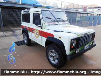 Land Rover Defender 90
Corpo Nazionale del Soccorso Alpino e Speleologico
XXXI Delegazione Levante Ligure
Stazione di La Spezia
Parole chiave: Land-Rover / Defender_90 / Soccorso_Alpino