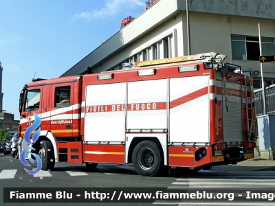 Mercedes-Benz Actros 1841 II serie 
Vigili del Fuoco
 Comando Provinciale di Genova
 AutoPompaSerbatoio allestimento Bai
 VF 22596 
Parole chiave: Mercedes-Benz/Actros_1841_IIserie/VF22596