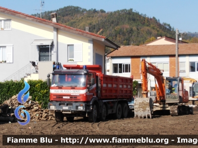 Iveco EuroTrakker 410E47
Vigili del Fuoco
Corpo Permanente di Trento
VF E66 TN
Alluvione Val di Vara (Liguria)
Parole chiave: Iveco EuroTrakker_410E47 VFE66TN