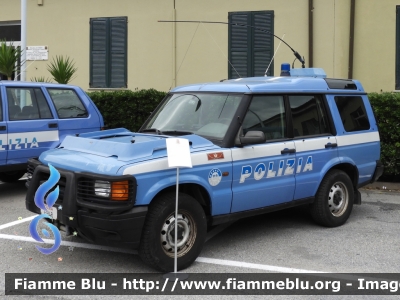 Land Rover Discovery II serie
Polizia di Stato
 Reparto Mobile
Polizia E1848
Versione con Ponte Radio HF di Governo
Parole chiave: Land-Rover / Discovery_IIserie / PoliziaE1848