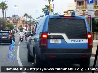 Land Rover Discovery 3
Polizia di Stato
 Squadra Volante
 Unità Operativa di Primo Intervento 
POLIZIA F5016
Parole chiave: Land-Rover / Discovery_3 / POLIZIAF5016