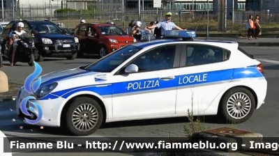 Alfa-Romeo Nuova Giulietta restyle
Polizia Locale Genova
 POLIZIA LOCALE YA 775 AB
Parole chiave: Alfa-Romeo / Nuova_Giulietta_restyle / POLIZIALOCALEYA775AB