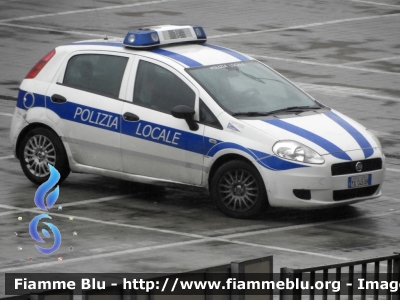 Fiat Grande Punto
Polizia Locale Genova
 POLIZIA LOCALE YA 046 AH
Parole chiave: Fiat / Grande_Punto / POLIZIALOCALEYA046AH