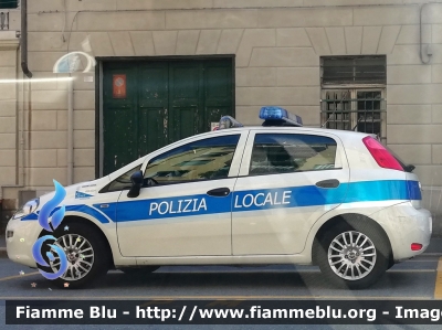 Fiat Grande Punto
Polizia Locale Genova
 POLIZIA LOCALE YA 411 AK 
Parole chiave: Fiat/Grande_Punto/POLIZIALOCALEYA411AK