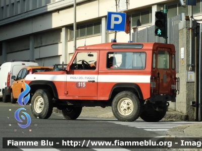 Land Rover Defender 90 
Vigili del Fuoco
Comando Provinciale di Genova
 Distaccamento di Genova Multedo
 VF 18356 
Parole chiave: Land-Rover / Defender_90 / VF18356