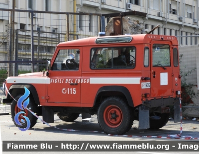 Land Rover Defender 90 
Vigili del Fuoco
Comando Provinciale di Genova
 VF 19512
Parole chiave: Land-Rover / Defender_90 / VF19512