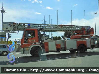 Iveco EuroFire 150E27 I serie
Vigili del Fuoco
 Comando Provinciale di Genova
 VF 21917
Parole chiave: Iveco / EuroFire_150E27_Iserie / VF21917