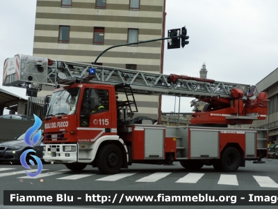 Iveco EuroFire 150E27 I serie
Vigili del Fuoco
 Comando Provinciale di Genova
 VF 21917
Parole chiave: Iveco / EuroFire_150E27_Iserie / VF21917