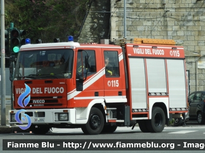 Iveco City2000 100E21 I serie
Vigili del Fuoco
 Comando Provinciale di Genova
 AutoPompaSerbatoio allestimento Iveco-Magirus
 VF 21974
Parole chiave: Iveco / City2000_100E21_Iserie / VF21974