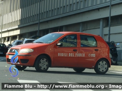 Fiat Punto III serie 
Vigili del Fuoco
 Comando Provinciale di Genova
 VF 22569
Parole chiave: Fiat / Punto_IIIserie / VF22569