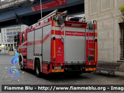 Mercedes-Benz Actros 1841 II serie
Vigili del Fuoco
 Comando Provinciale di Genova
 AutoPompaSerbatoio allestimento Bai
 VF 22596 
Parole chiave: Mercedes-Benz/Actros_1841_IIserie/VF22596